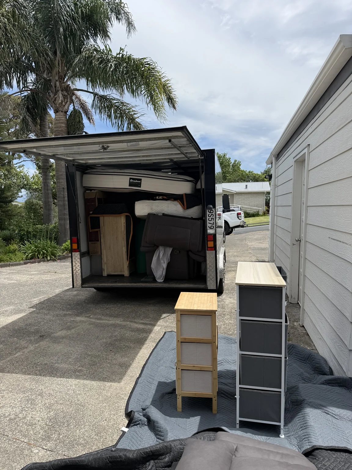 Ute & Trailer Co. furniture & marketplace pickups job